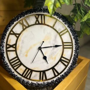 Contemporary Resin Clock – Artistic Timepiece for Modern Interiors